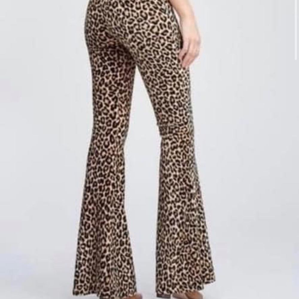 Soft Knit Leopard Flare Leggings